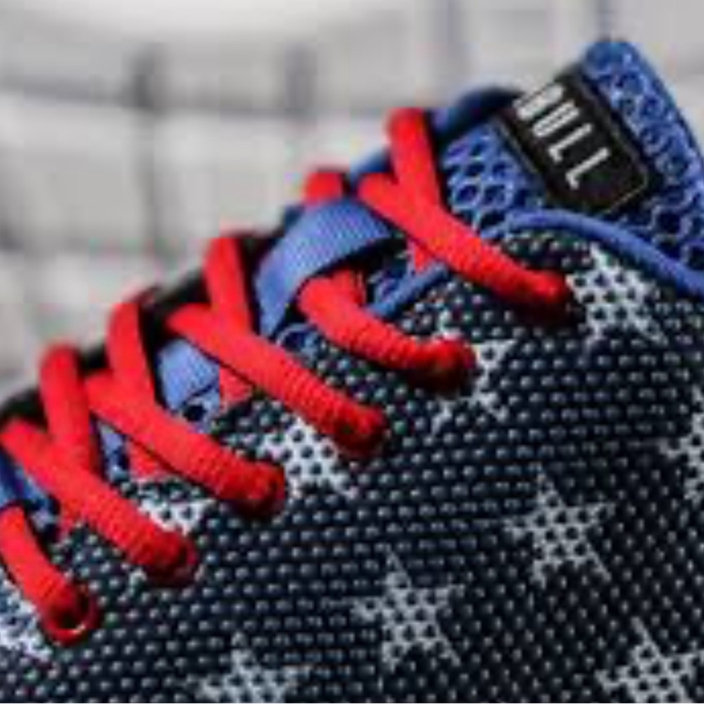 No Bull flag trainers, like new!